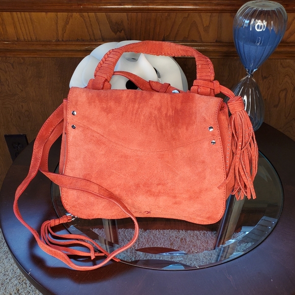 Elizabeth and James TRAPEZE SMALL SEUDE CROSSBODY - Picture 3 of 16